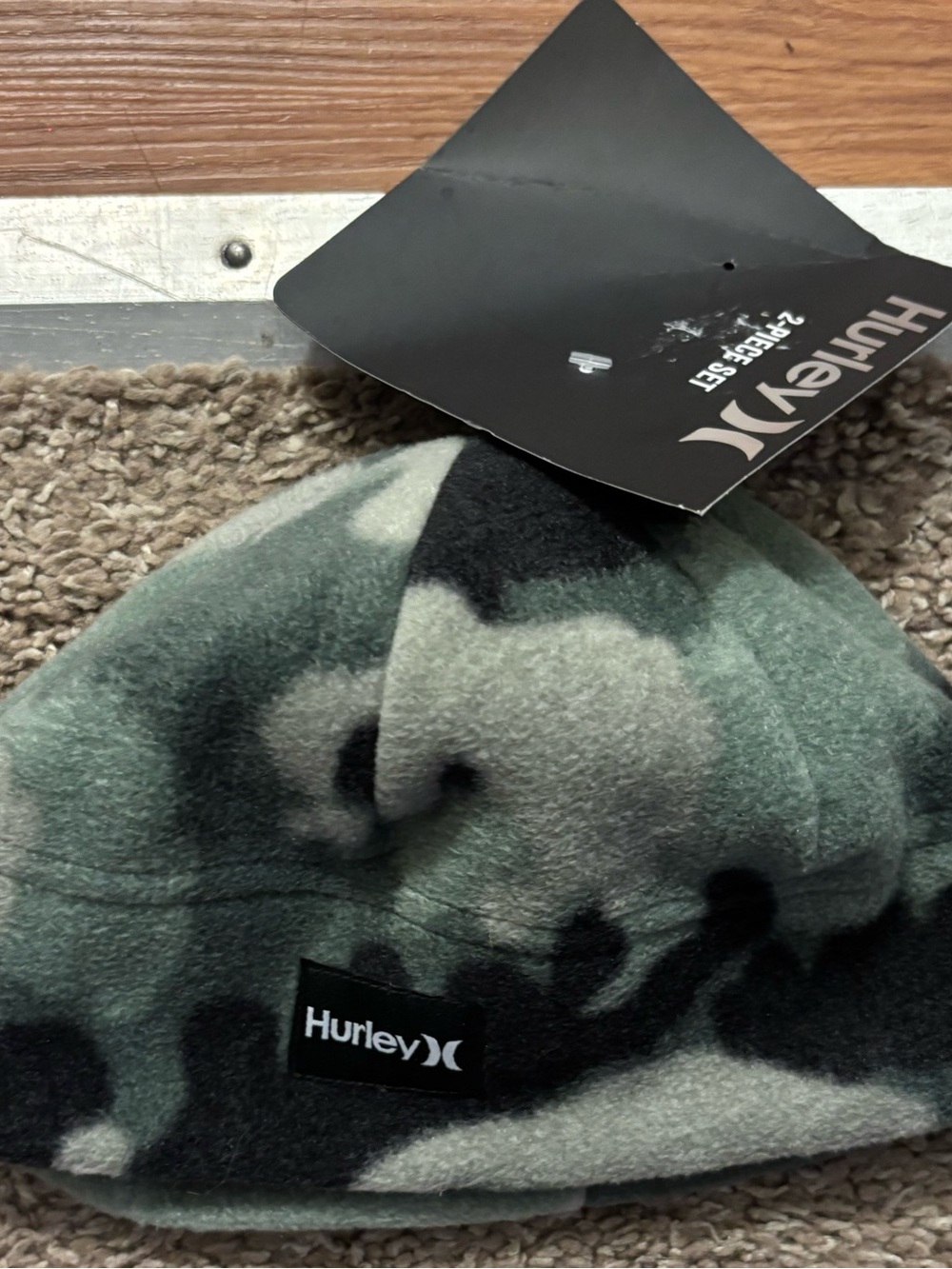 Hurley NWT Unisex Youth Green Camo Fleece Beanie